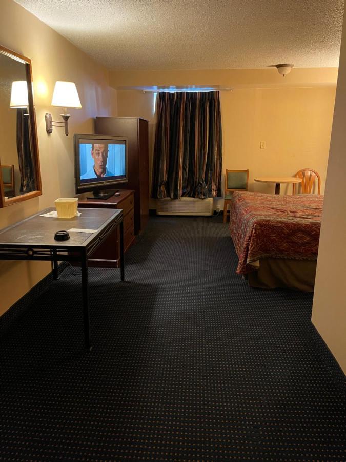 Budget Inn Temple Hills Exterior foto