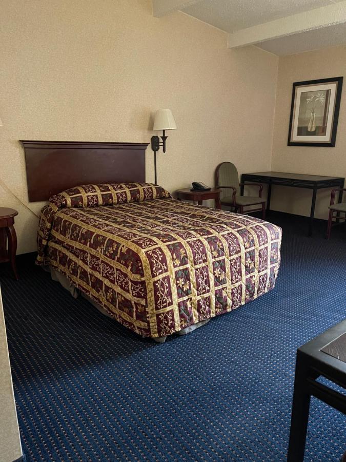 Budget Inn Temple Hills Exterior foto