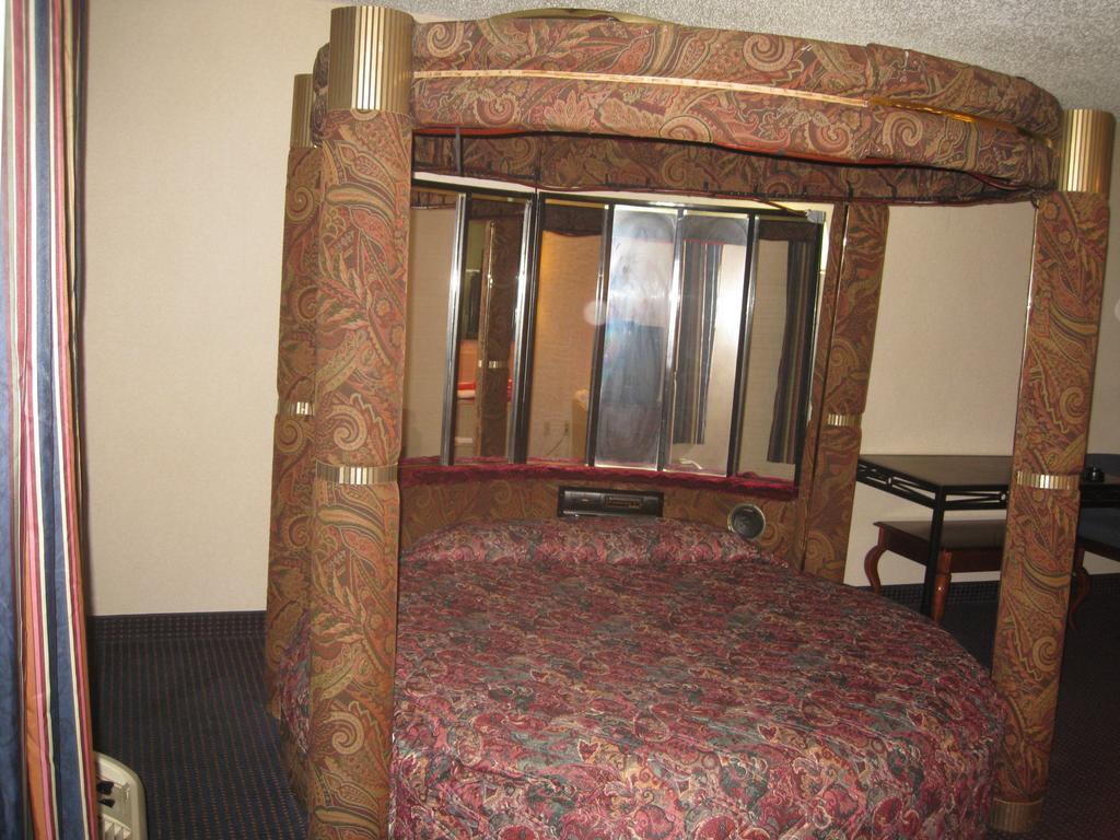 Budget Inn Temple Hills Exterior foto