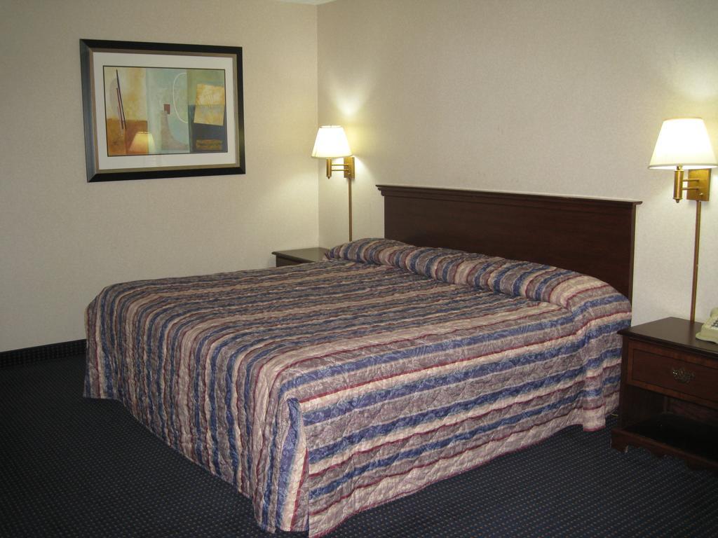 Budget Inn Temple Hills Exterior foto